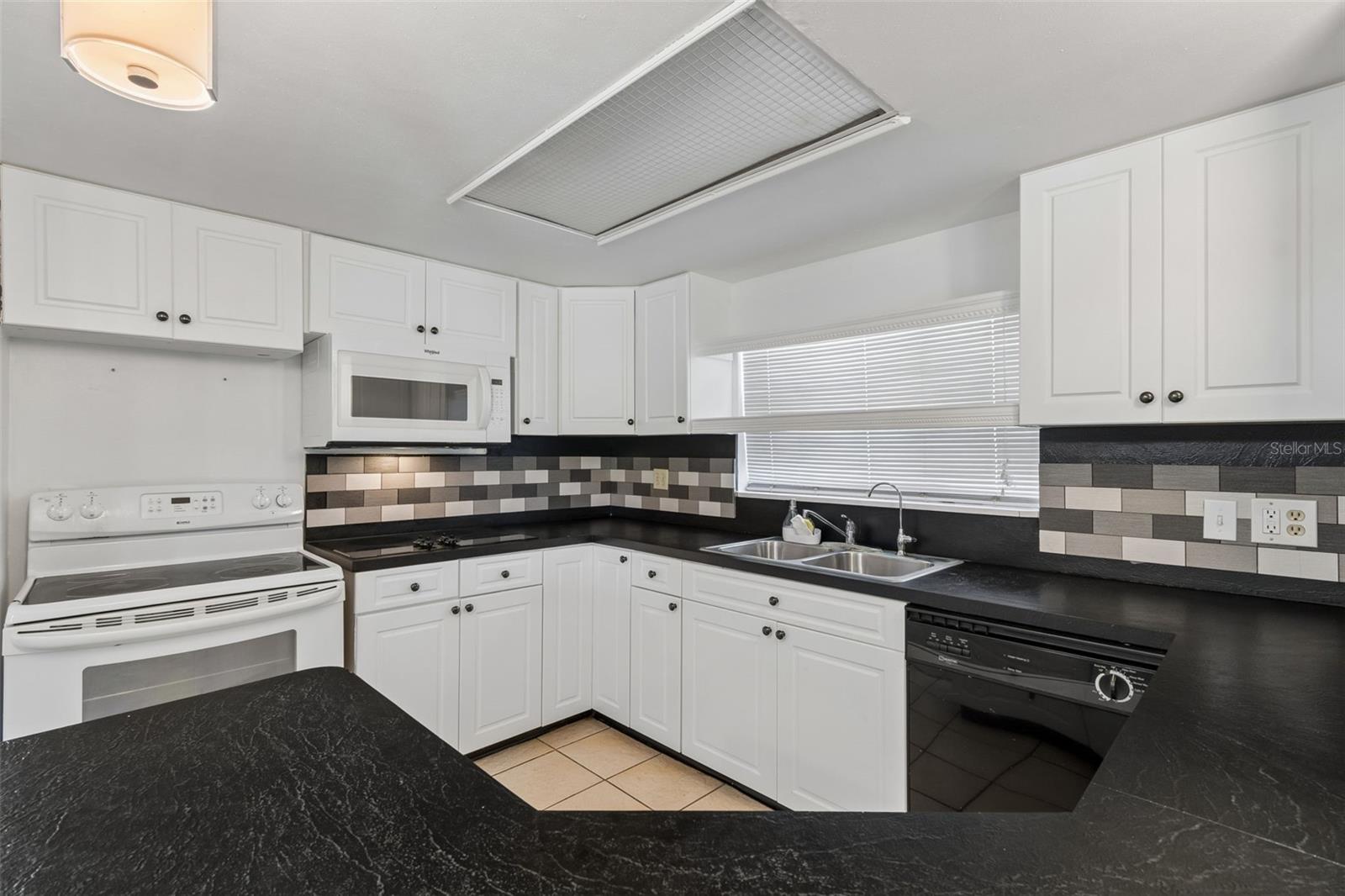 REGENCY PARK - Residential