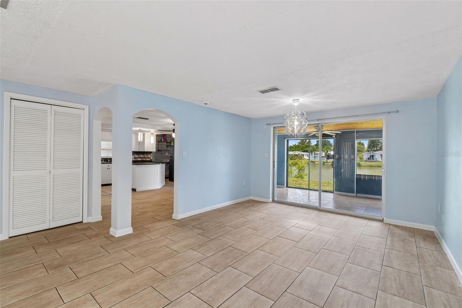 REGENCY PARK - Residential