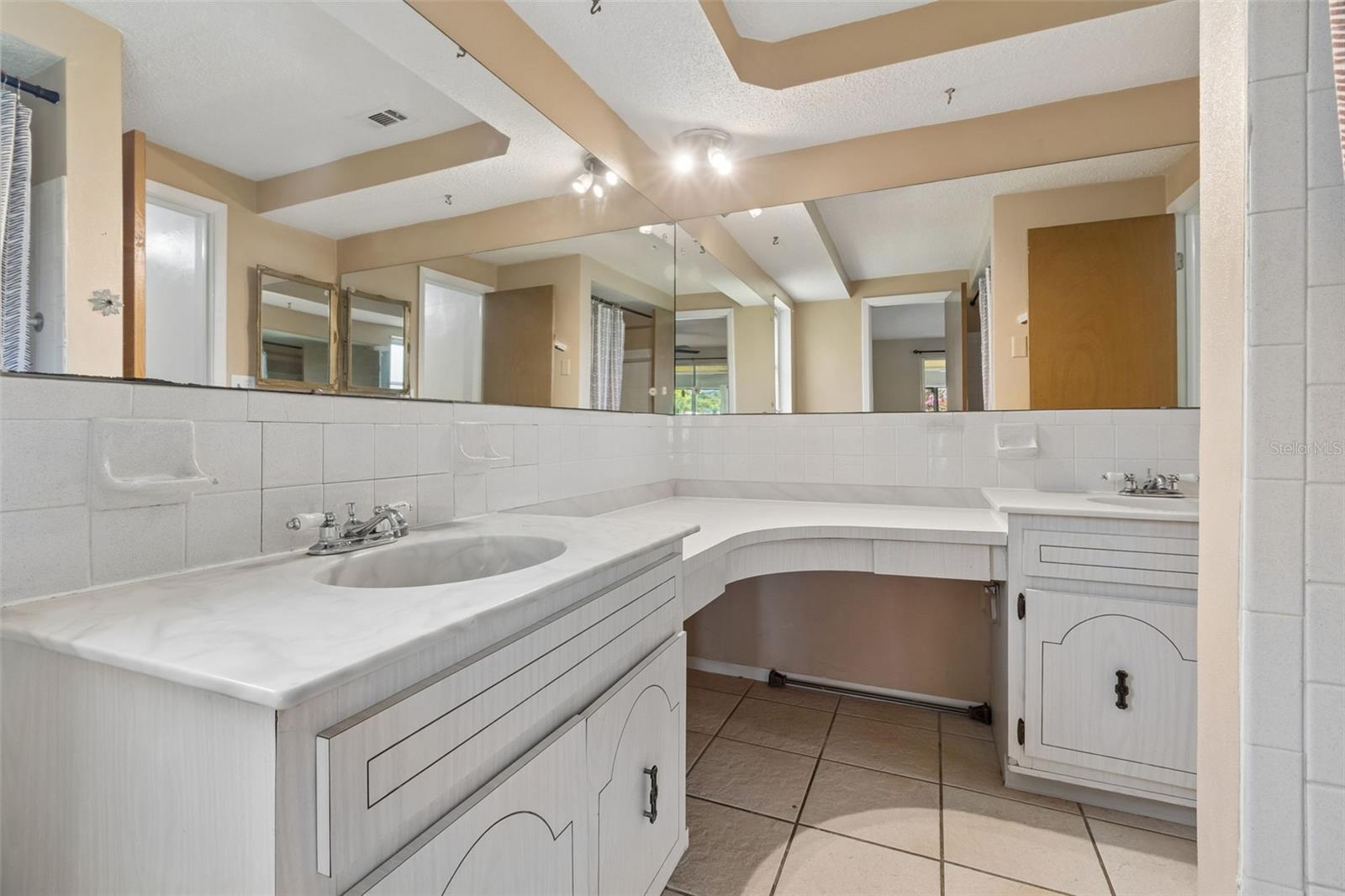 REGENCY PARK - Residential