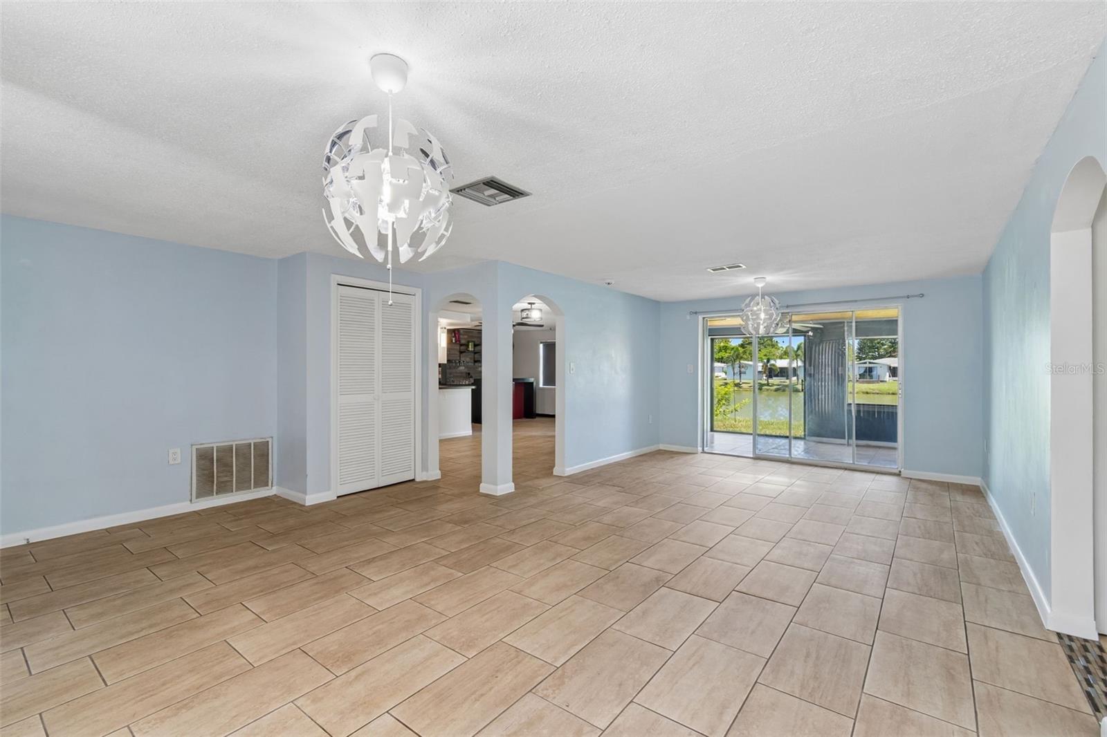 REGENCY PARK - Residential