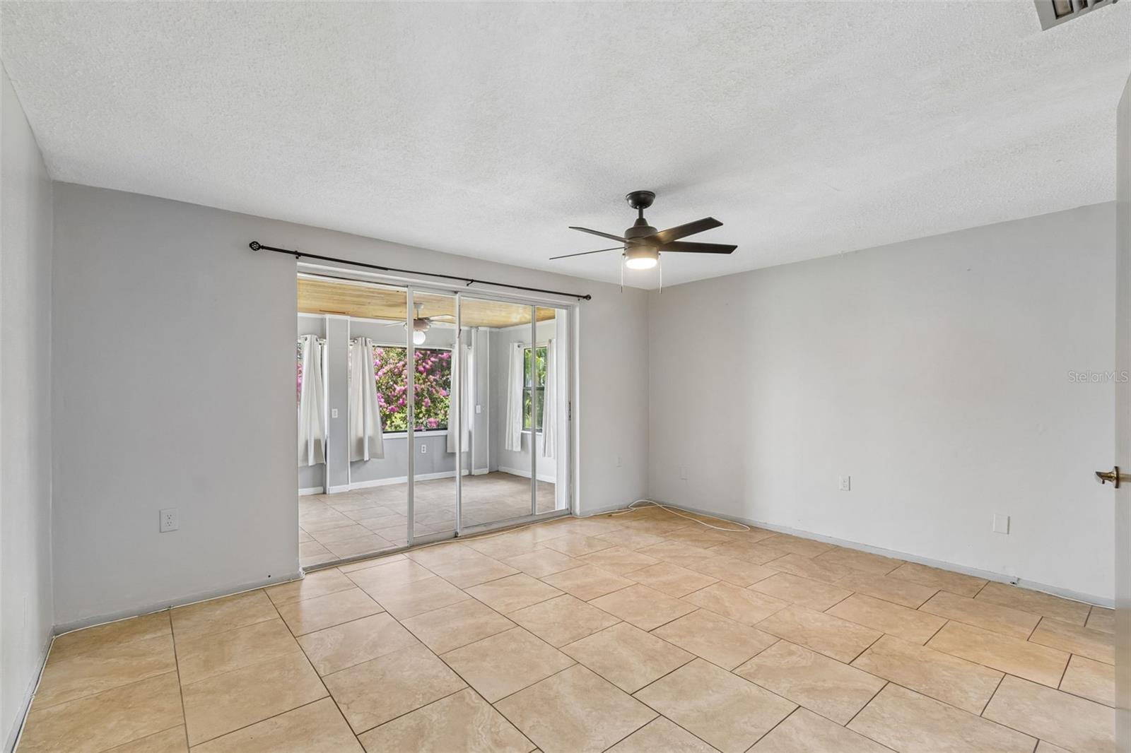 REGENCY PARK - Residential
