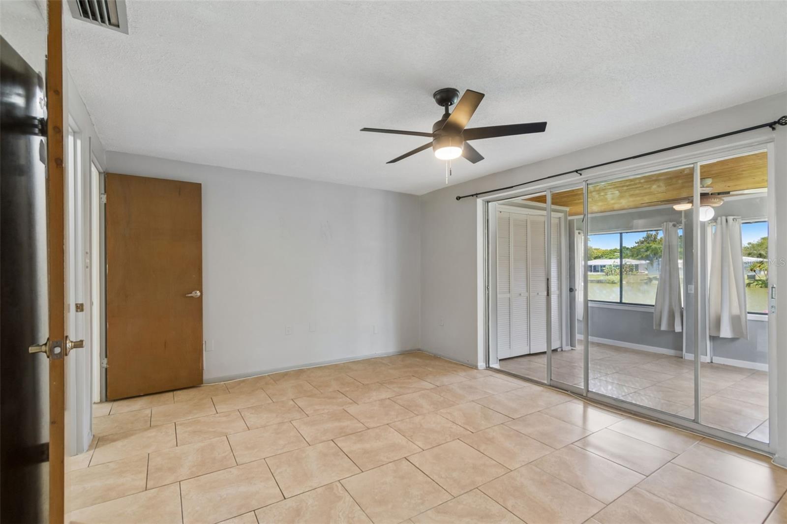 REGENCY PARK - Residential