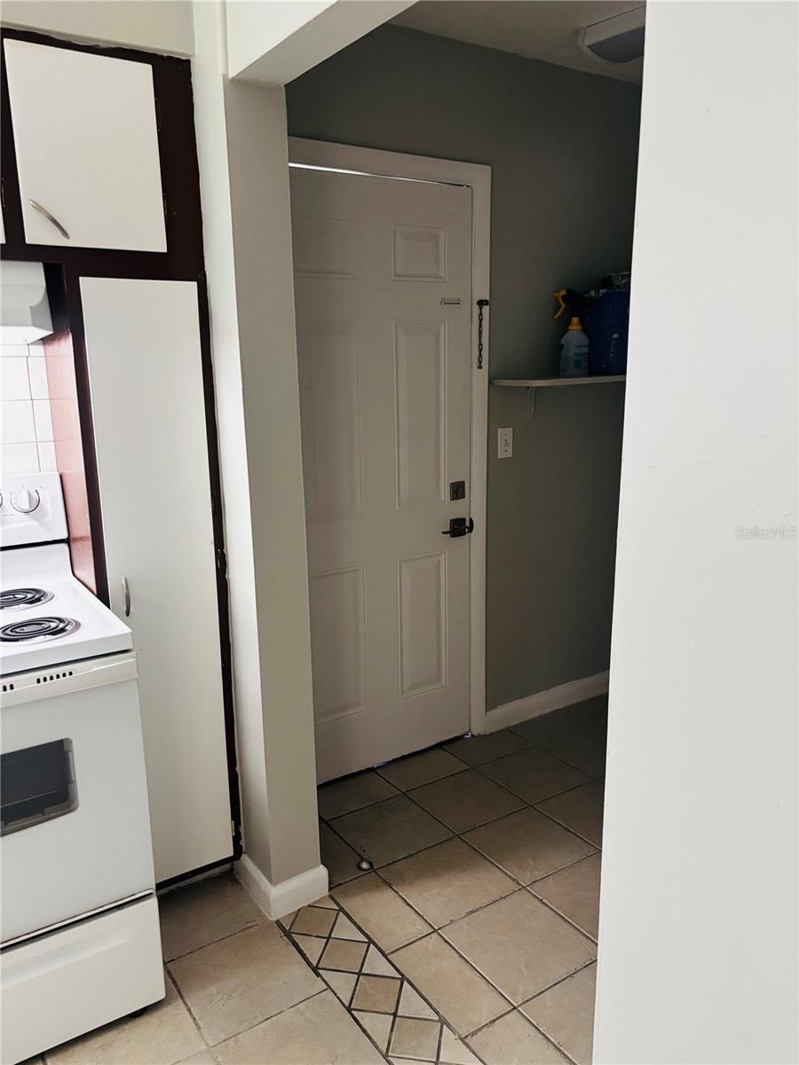 DELTONA LAKES UNIT 25 - Residential Lease