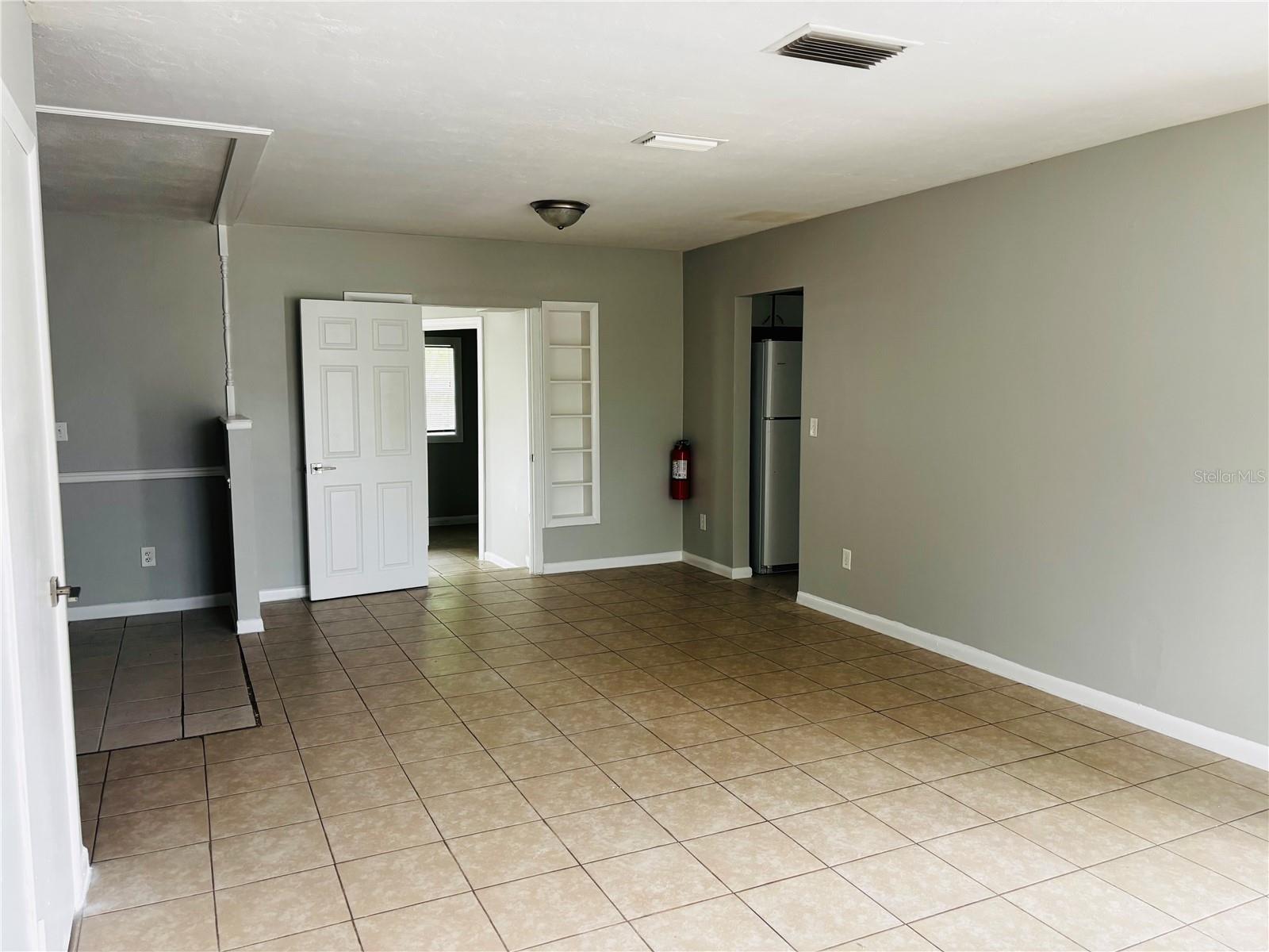 DELTONA LAKES UNIT 25 - Residential Lease