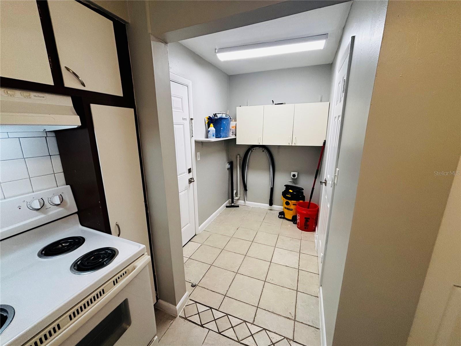 DELTONA LAKES UNIT 25 - Residential Lease