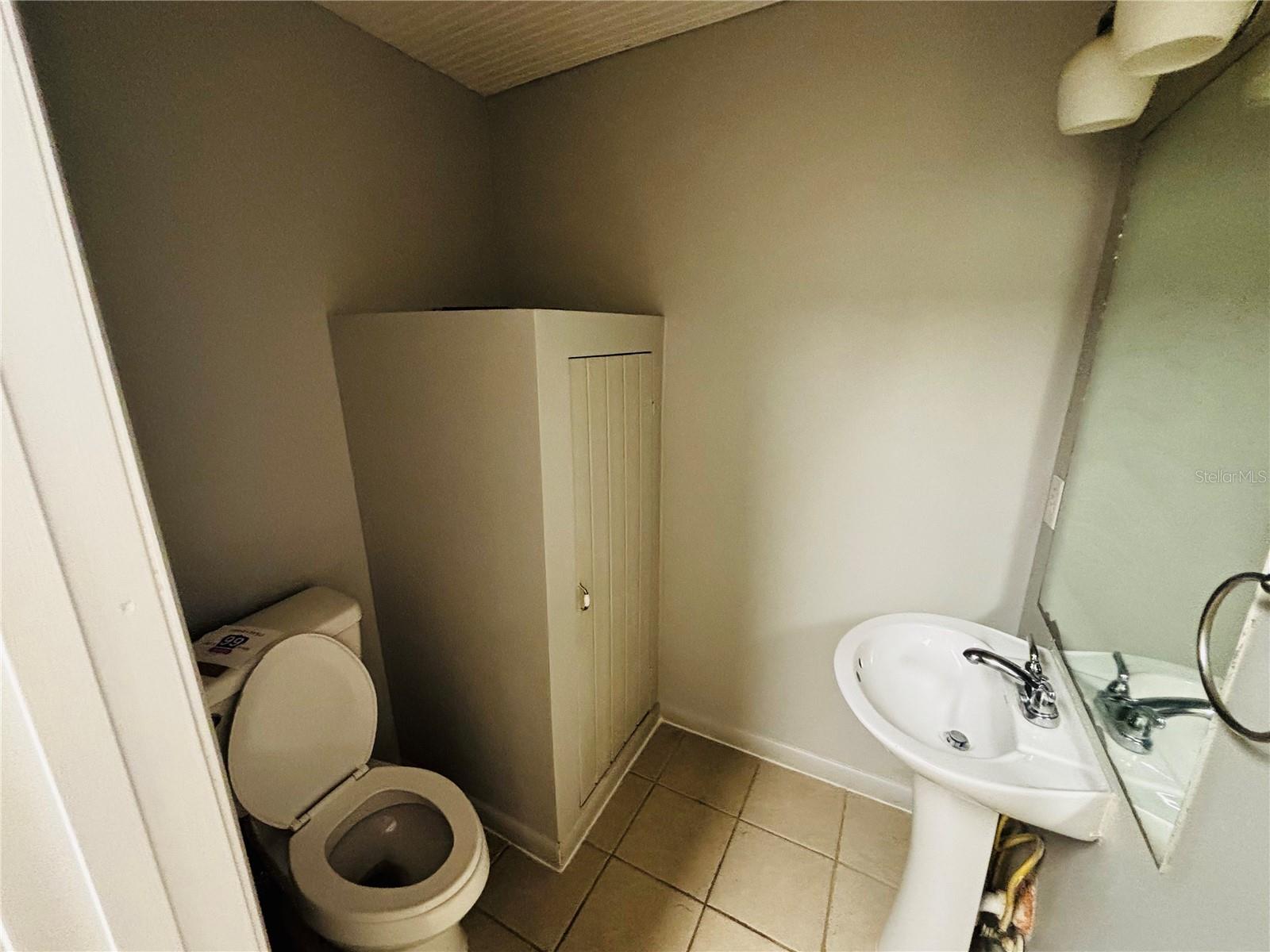 DELTONA LAKES UNIT 25 - Residential Lease