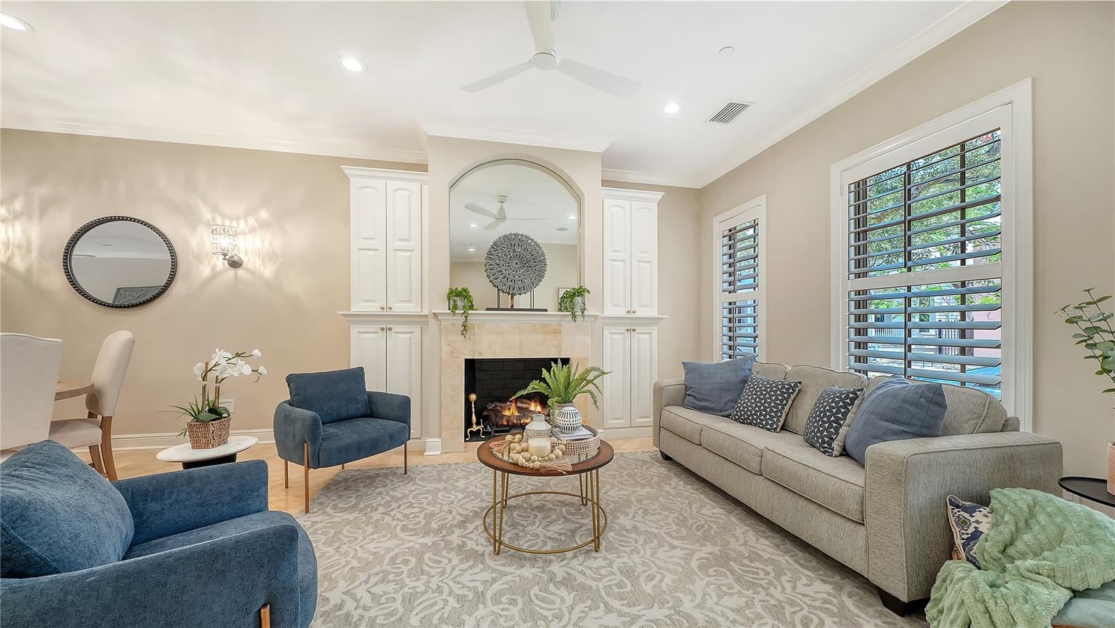 BURNS COURT VILLAS - Residential