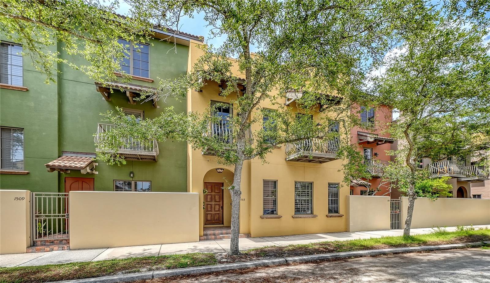 BURNS COURT VILLAS - Residential