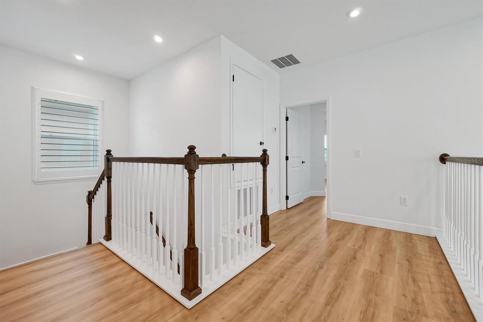 LANDINGS AT HAWKS CREST - Residential