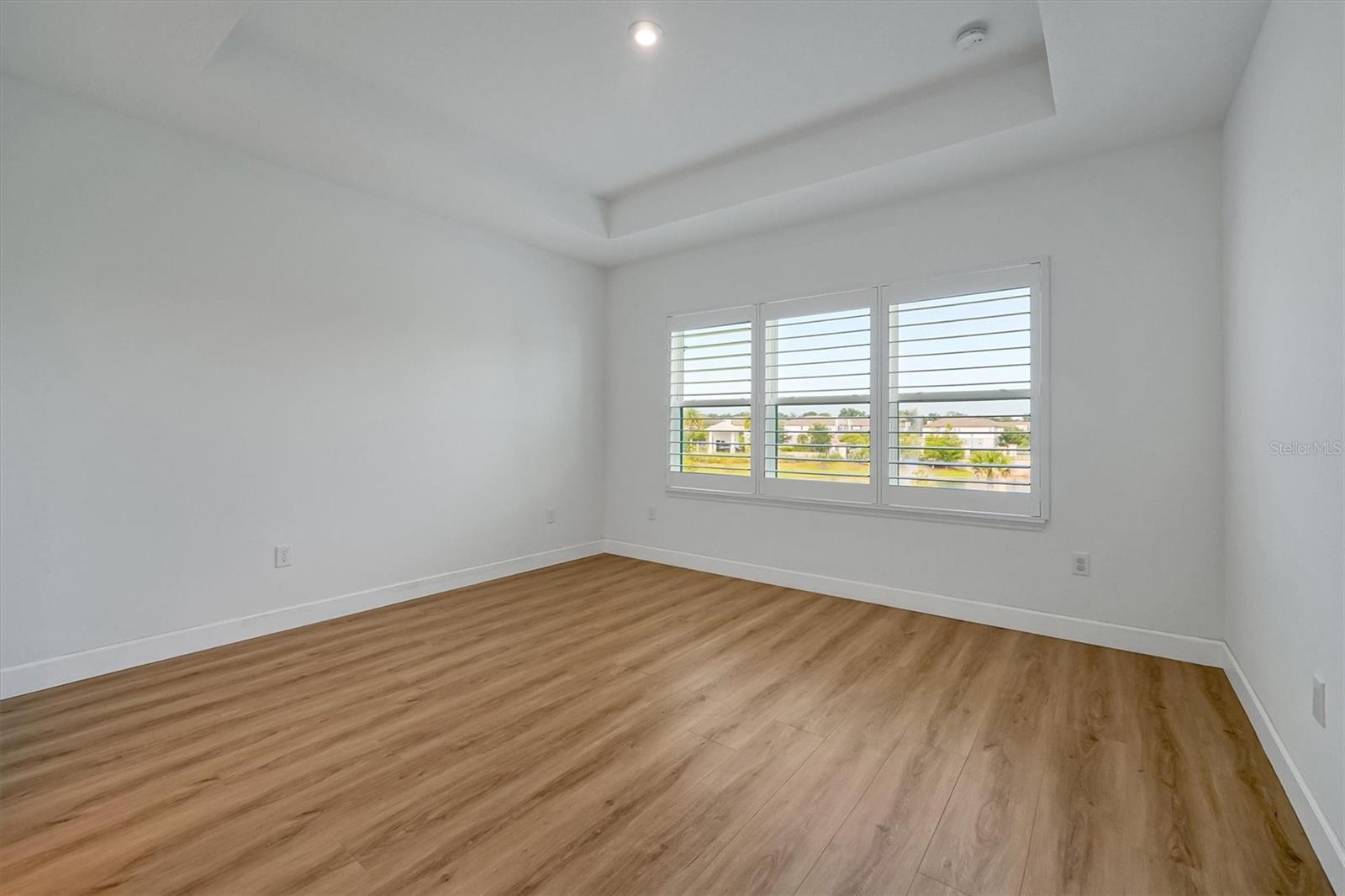 LANDINGS AT HAWKS CREST - Residential