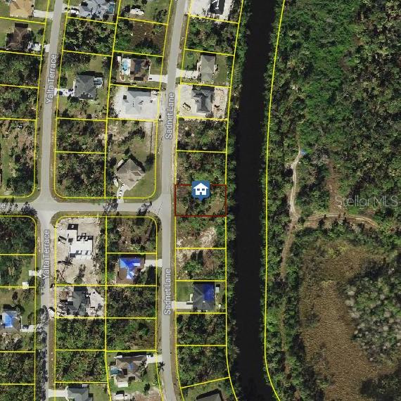 Great waterfront lot in beautiful area of North Port!