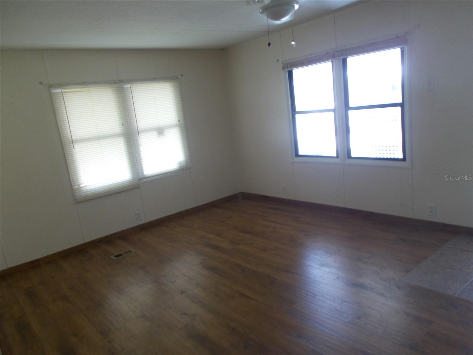 HOLIDAY PARK - Residential