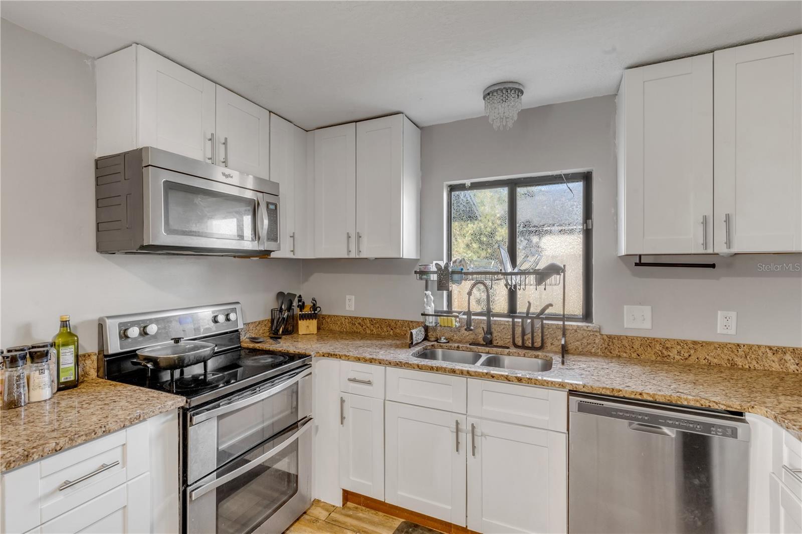 DALTONA LAKES UN 40 - Residential