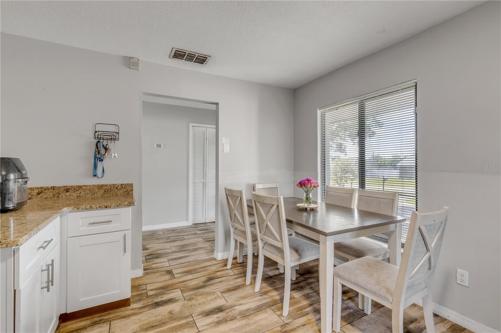 DALTONA LAKES UN 40 - Residential