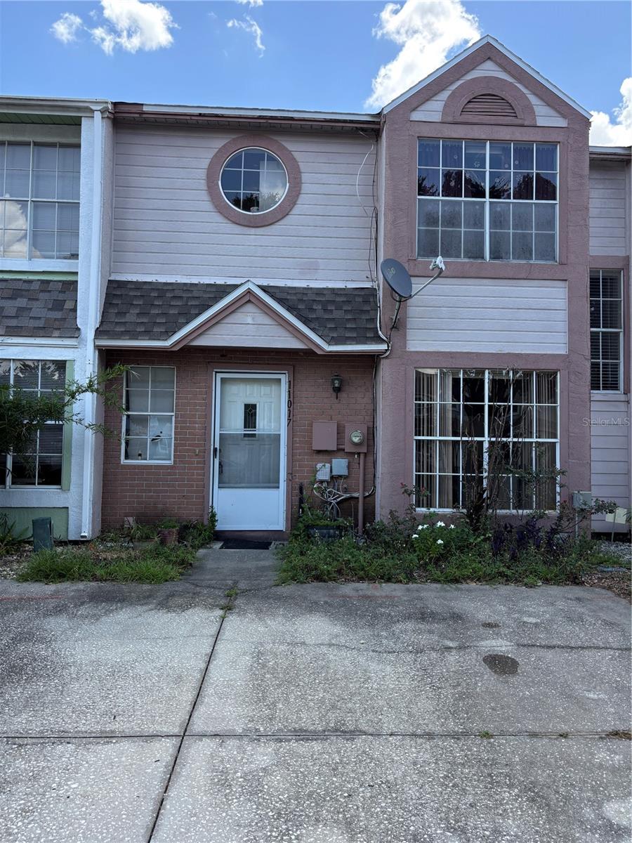 WINDSOR WALK - Residential