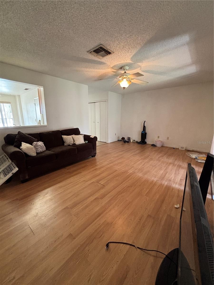 WINDSOR WALK - Residential