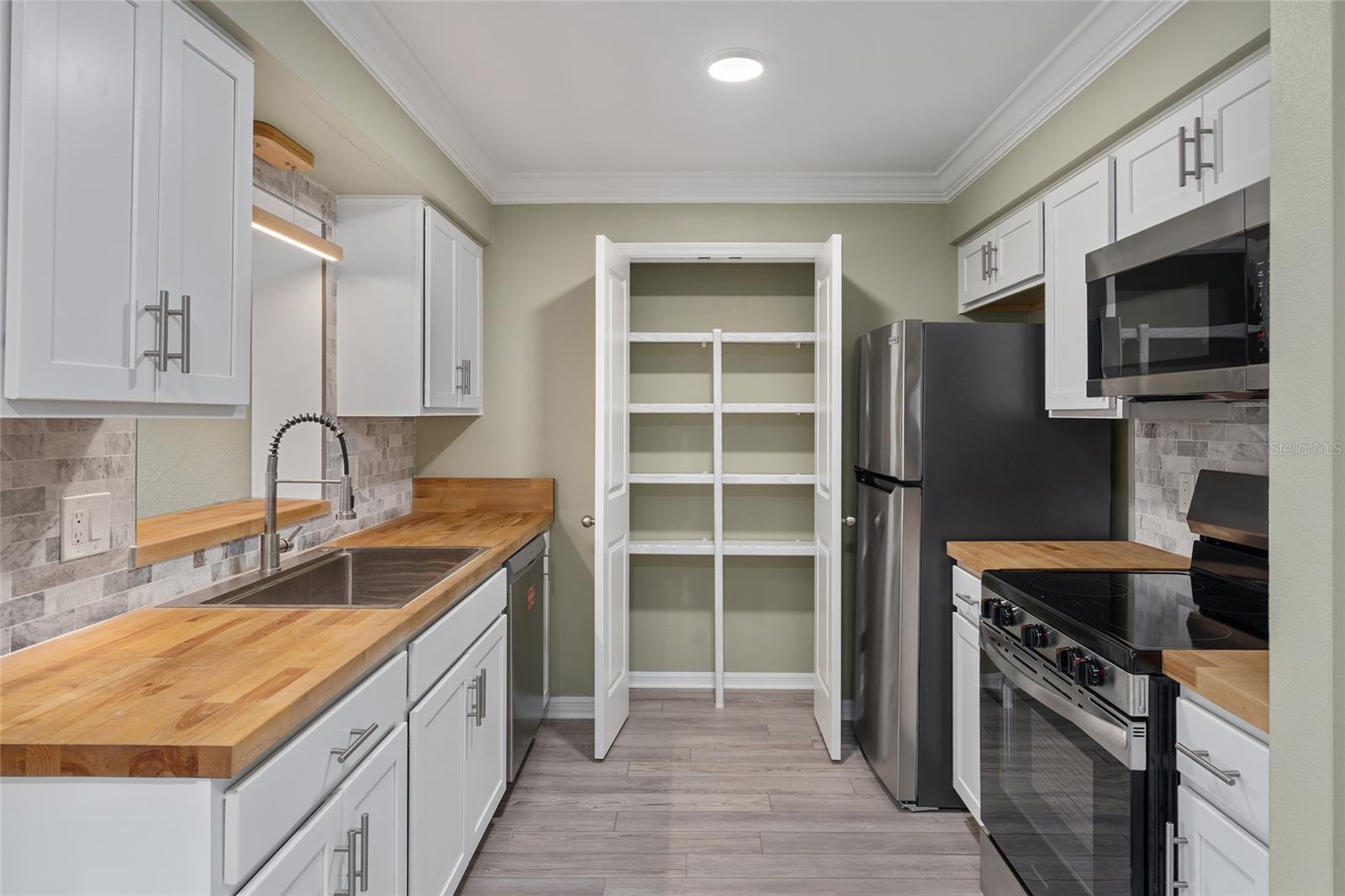 SUMMIT CHASE VILLAS - Residential