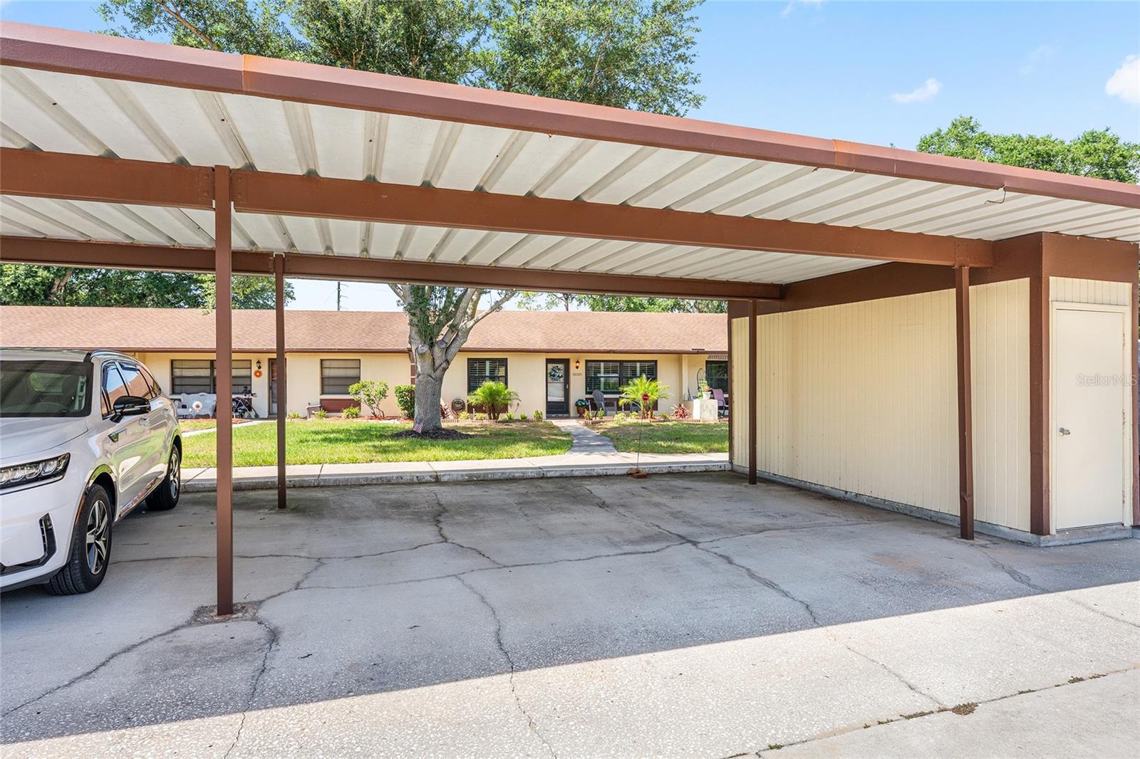SUMMIT CHASE VILLAS - Residential