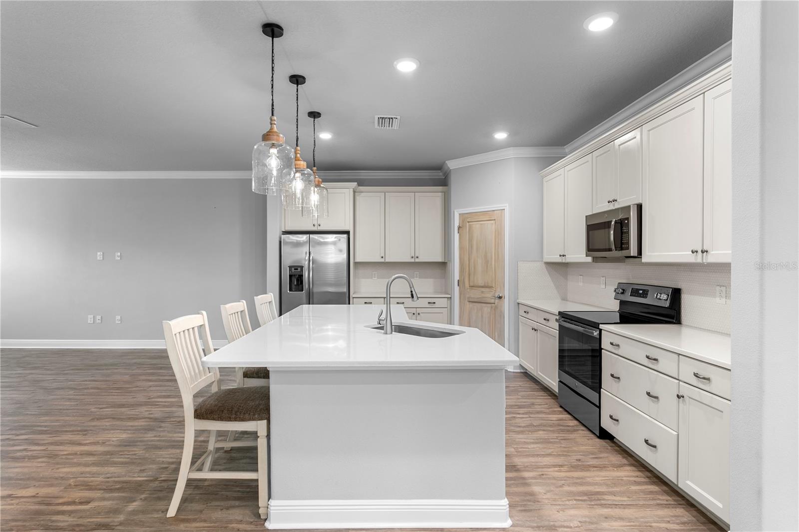 OZONA VILLAGE OF PALM HARBOR - Residential