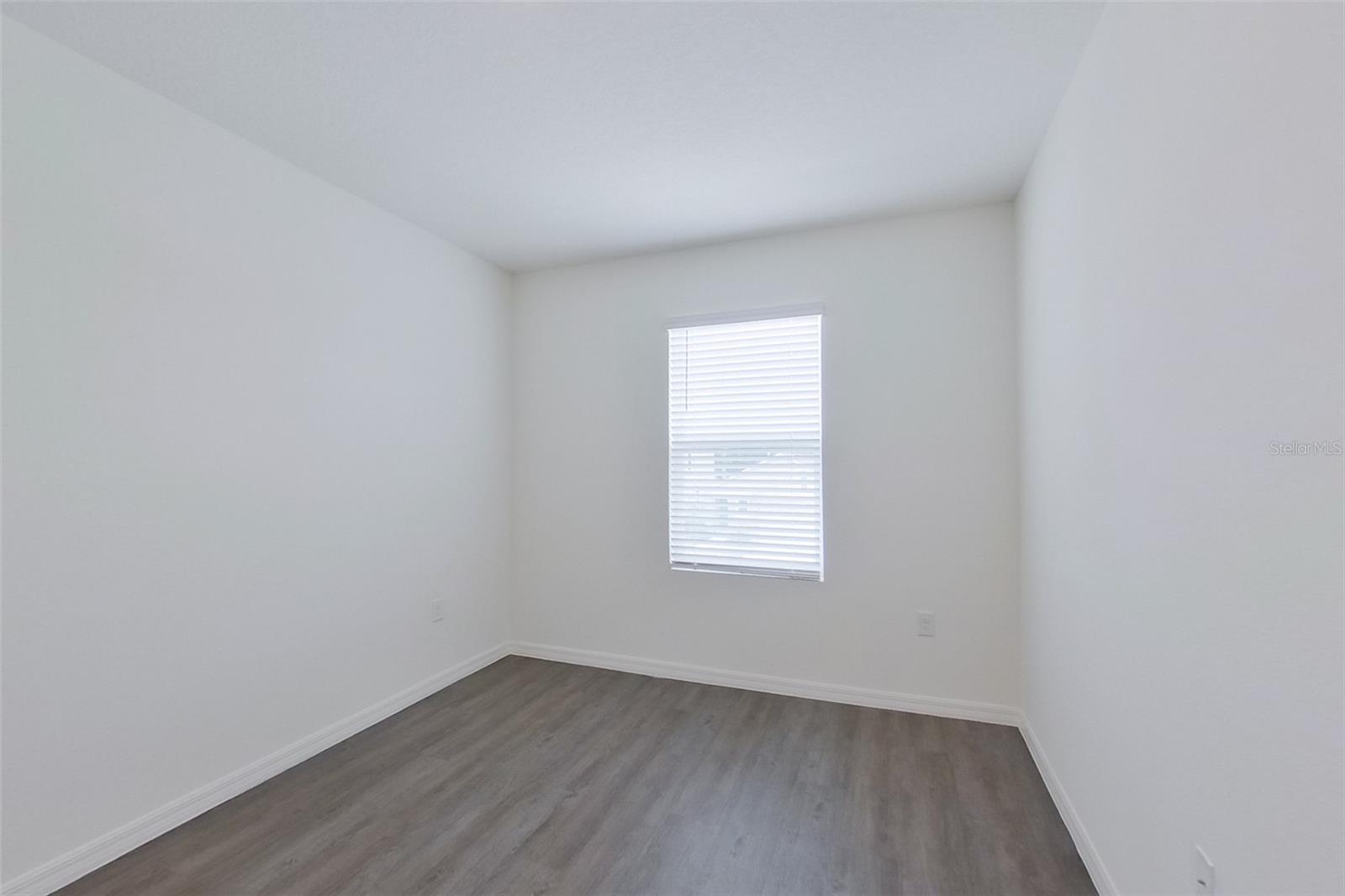 LAKE GRIFFIN RESERVE - Residential Lease