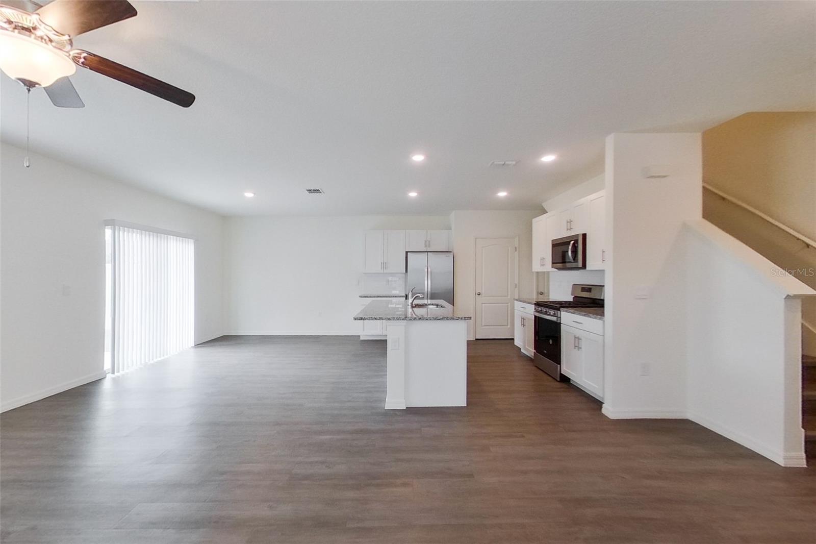 LAKE GRIFFIN RESERVE - Residential Lease
