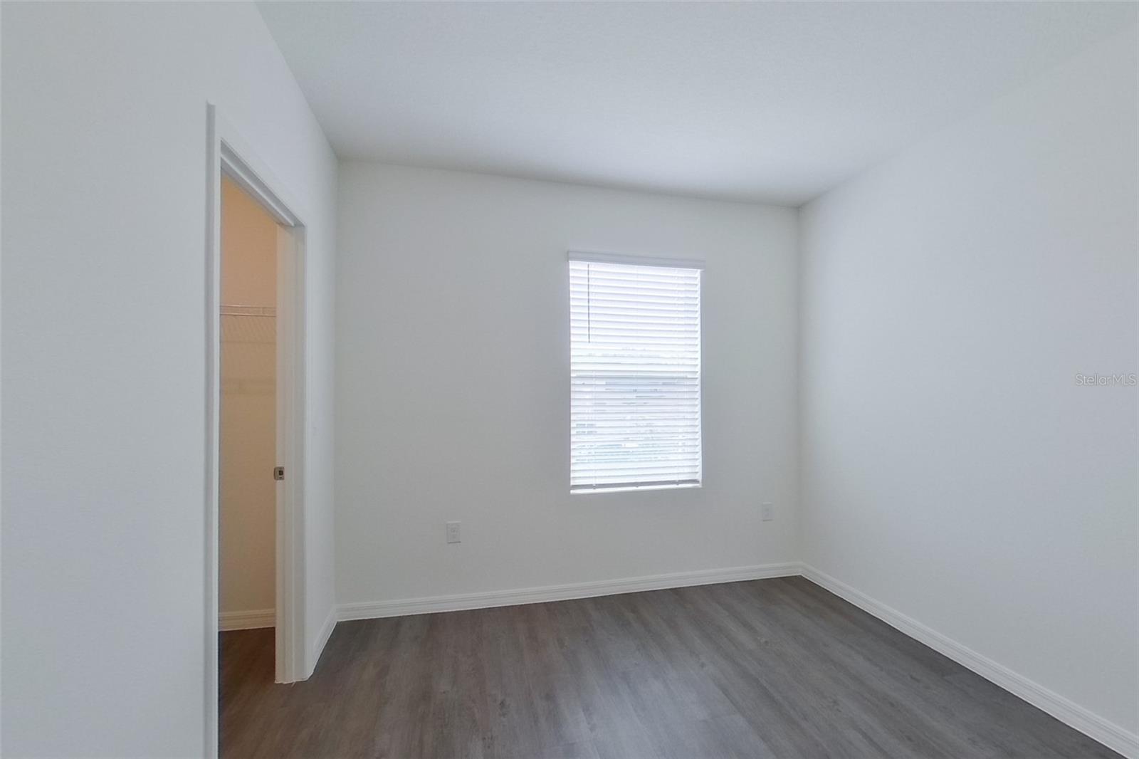 LAKE GRIFFIN RESERVE - Residential Lease