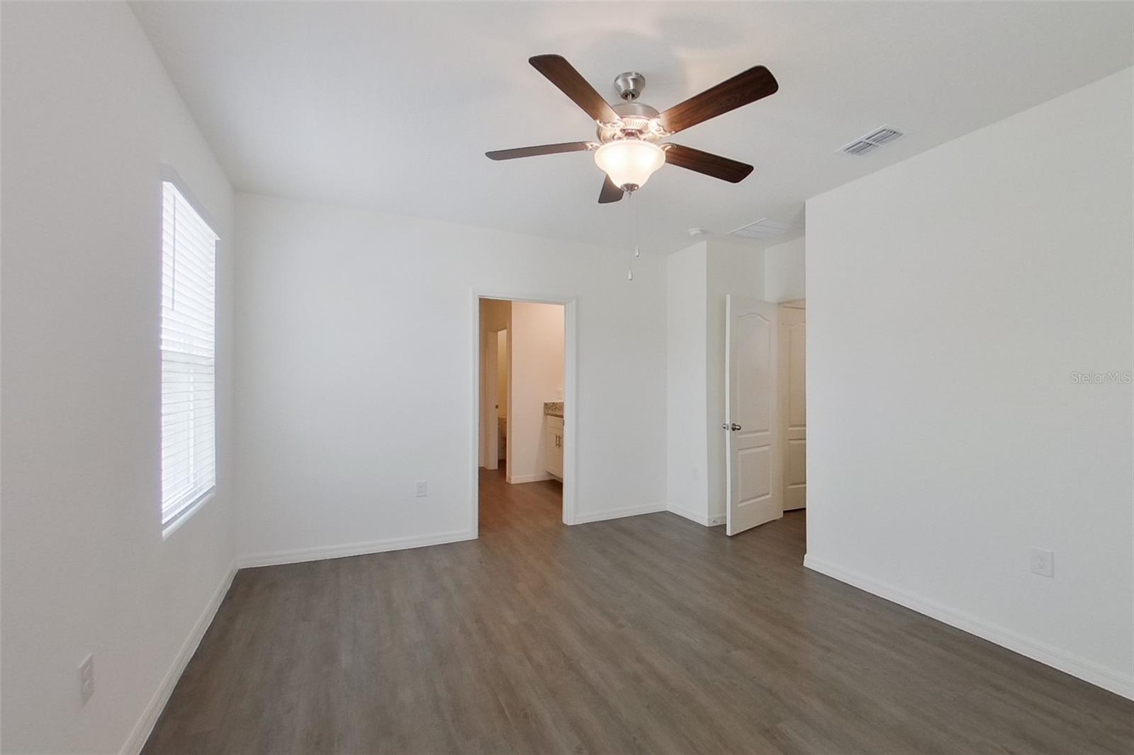 LAKE GRIFFIN RESERVE - Residential Lease