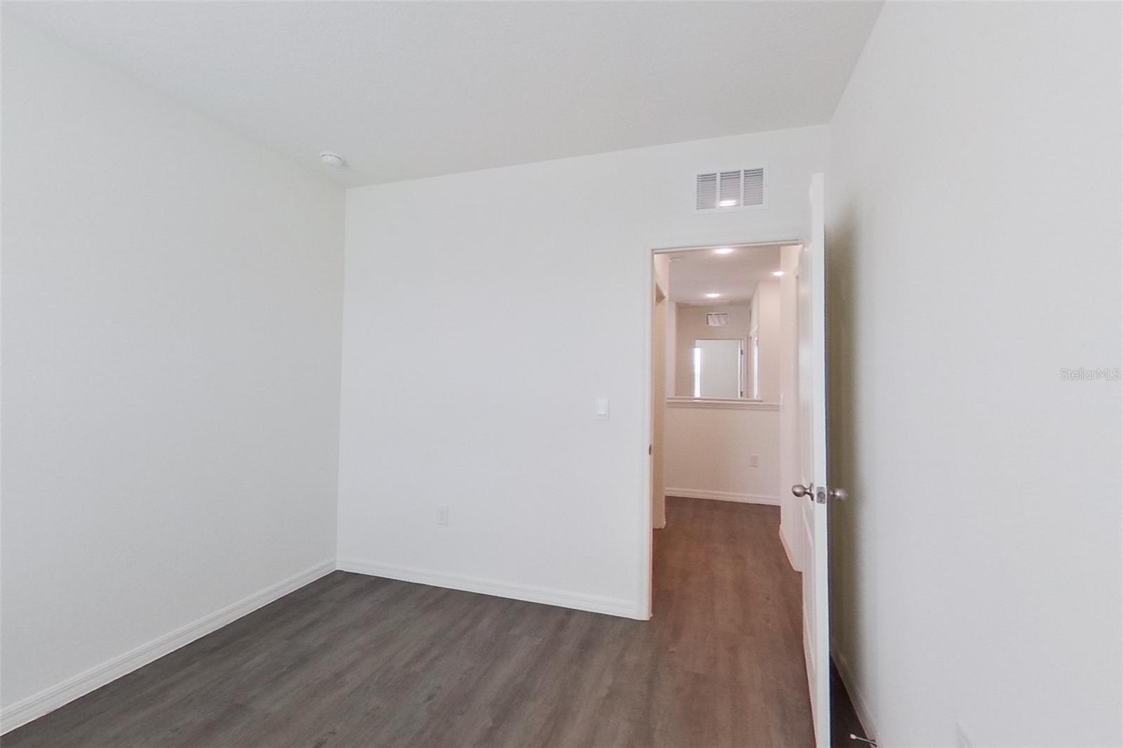 LAKE GRIFFIN RESERVE - Residential Lease