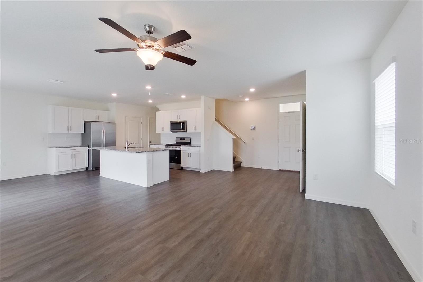 LAKE GRIFFIN RESERVE - Residential Lease