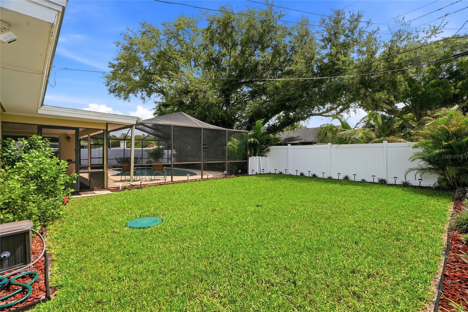 DOUGLAS MANOR ESTATES 2ND ADD - Residential