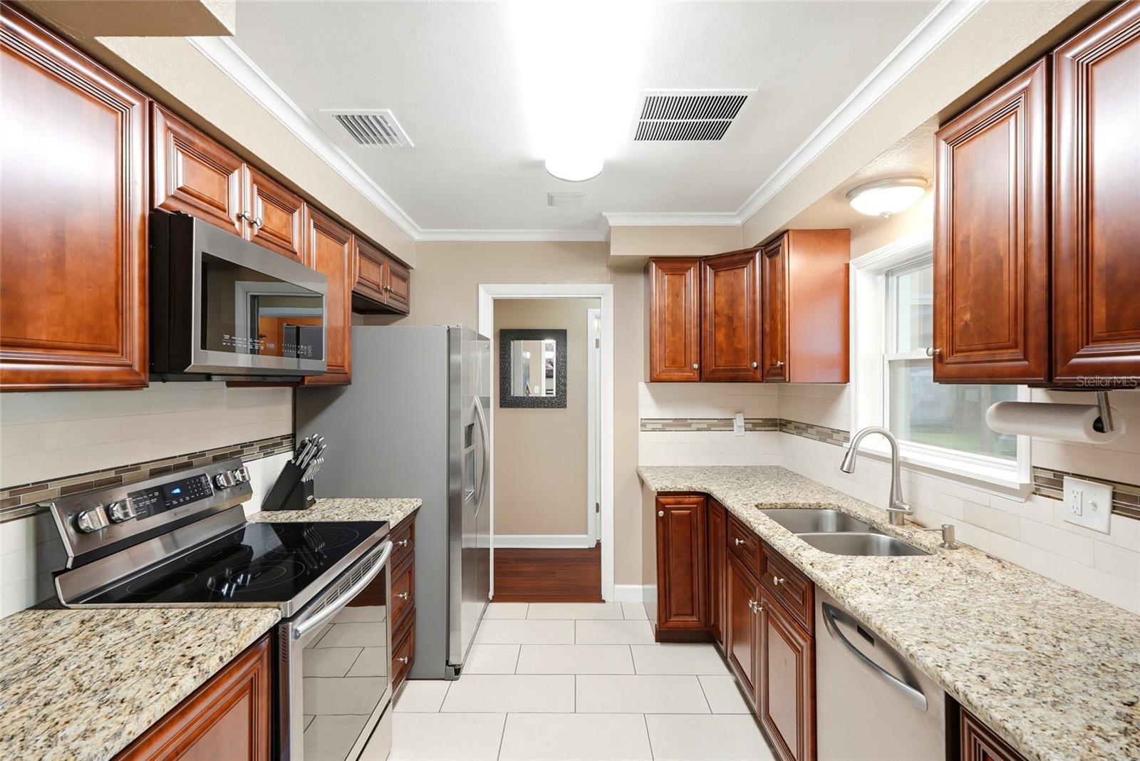 DOUGLAS MANOR ESTATES 2ND ADD - Residential