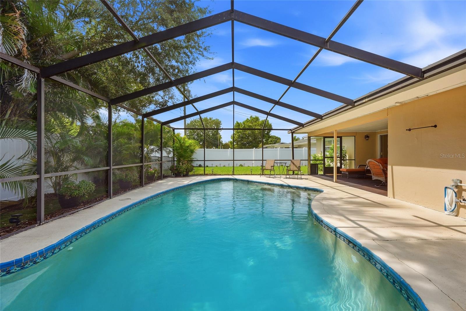 DOUGLAS MANOR ESTATES 2ND ADD - Residential