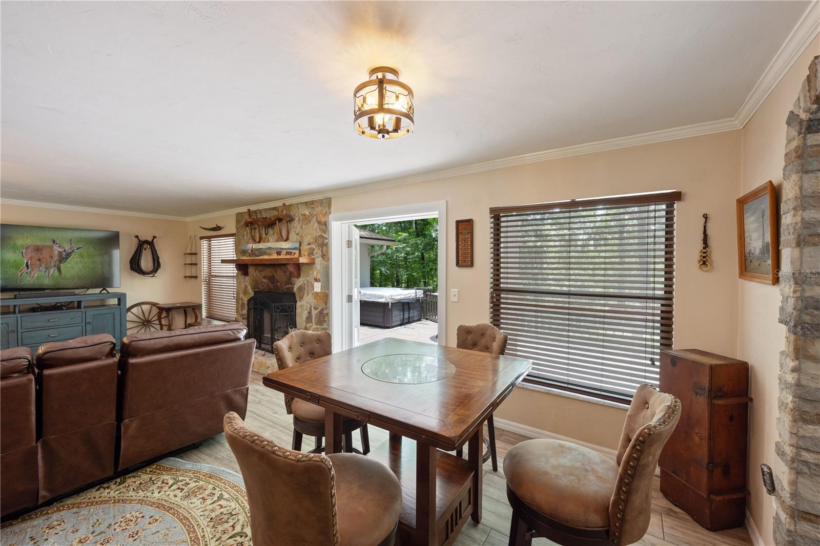 FLEMINGTON RANCHES - Residential