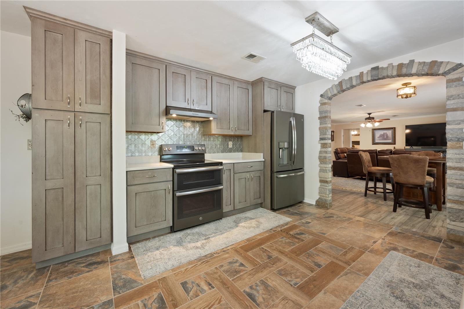 FLEMINGTON RANCHES - Residential