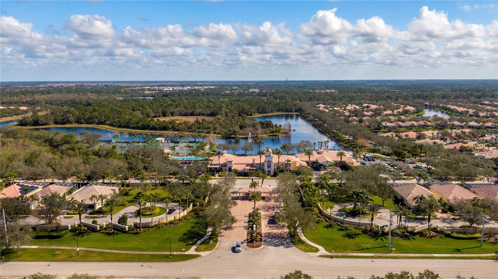 VILLAGEWALK - Residential