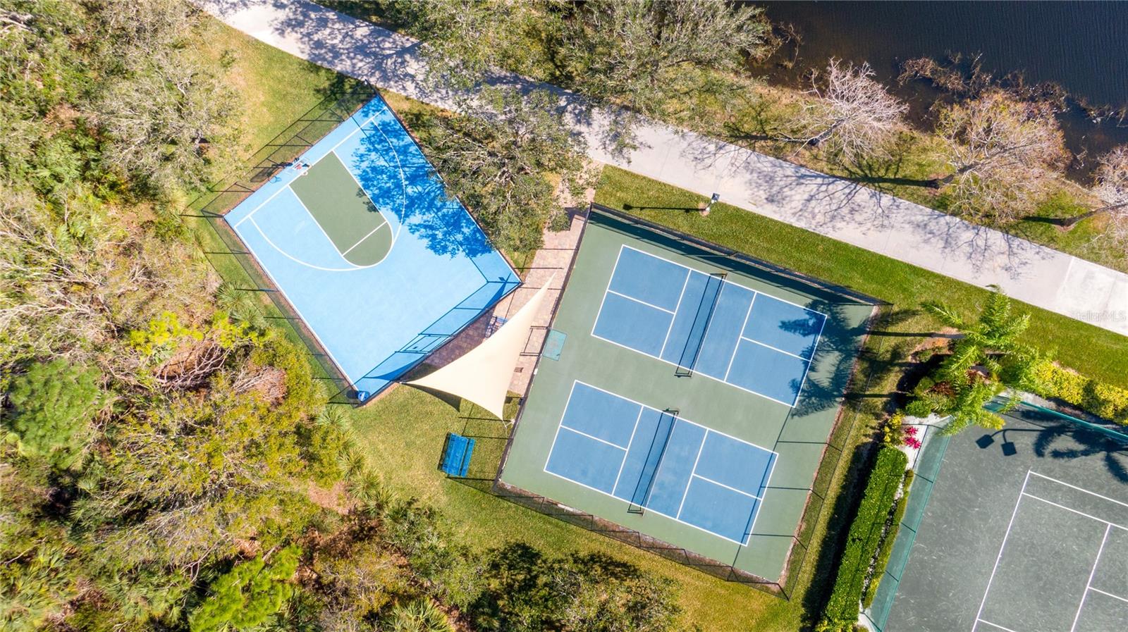 VILLAGEWALK - Residential