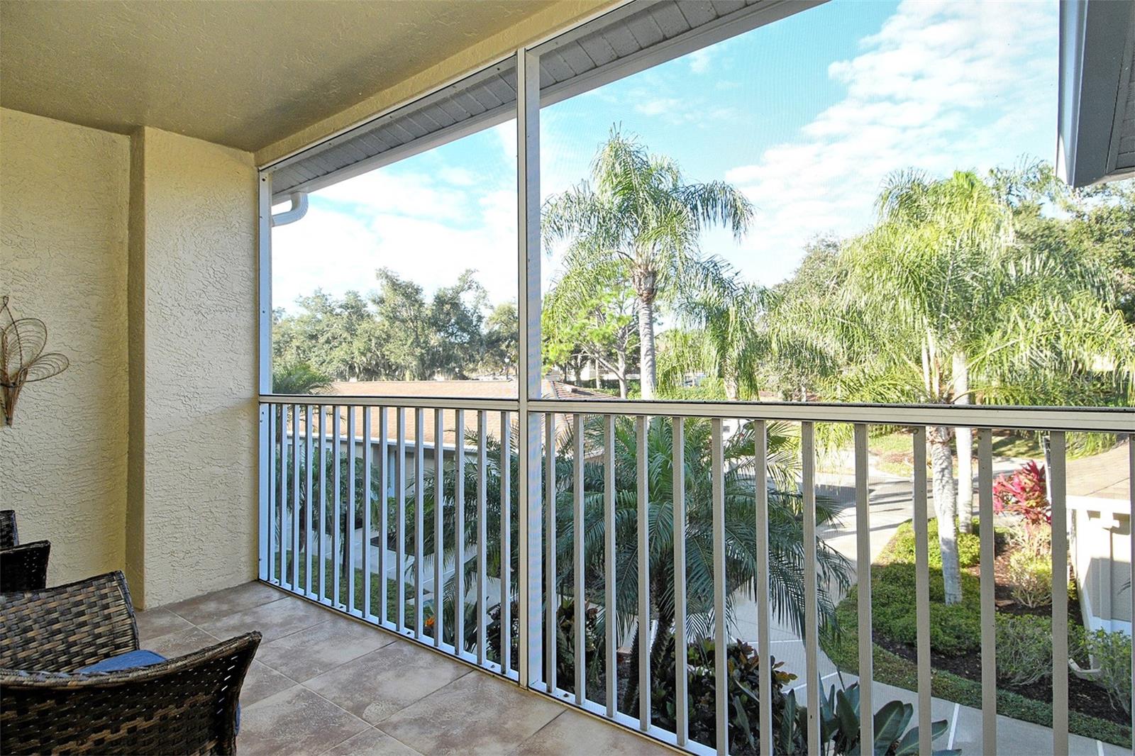 HERITAGE OAKS GOLF & COUNTRY CLUB - Residential