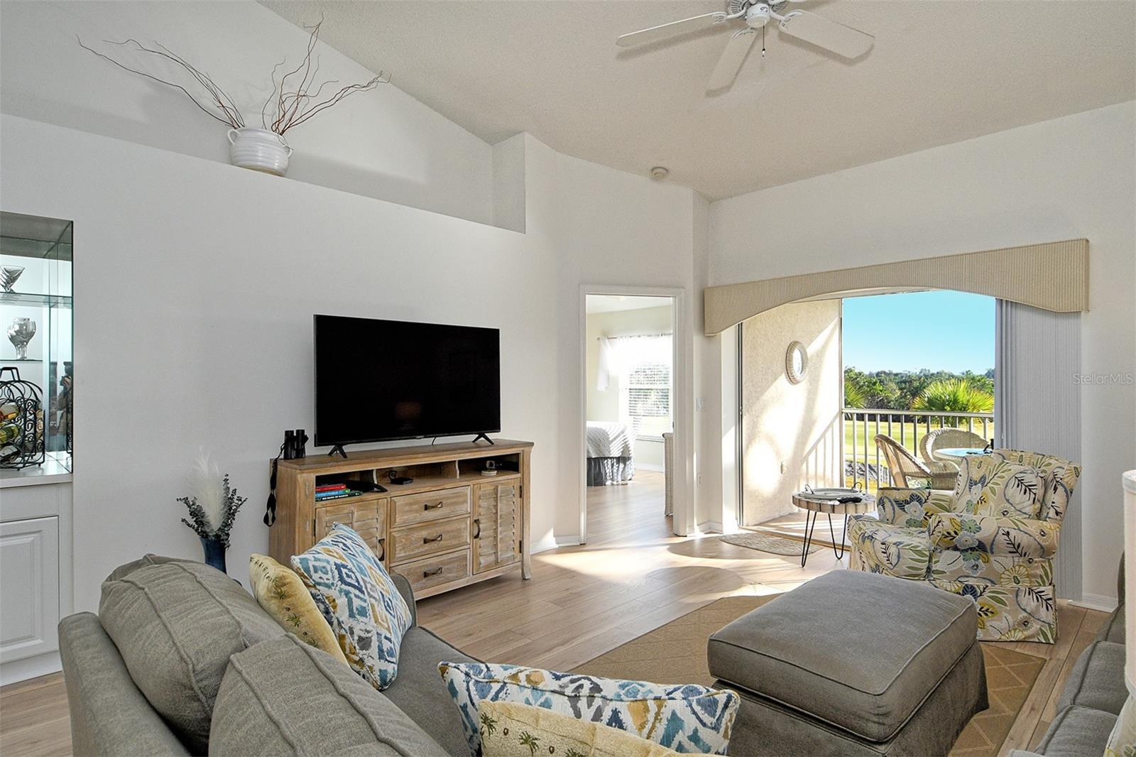 HERITAGE OAKS GOLF & COUNTRY CLUB - Residential