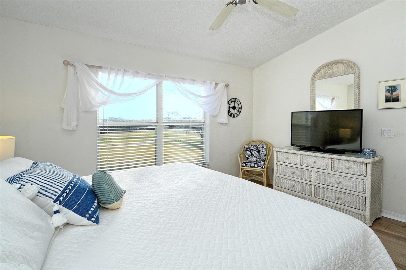 HERITAGE OAKS GOLF & COUNTRY CLUB - Residential