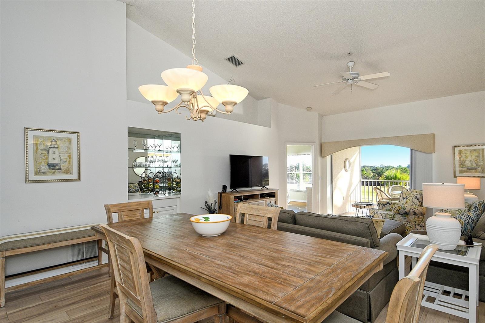 HERITAGE OAKS GOLF & COUNTRY CLUB - Residential