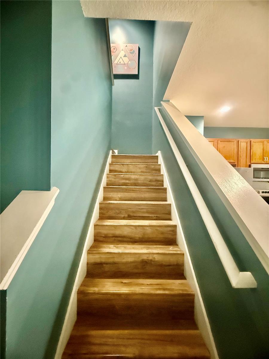 CRESTWYND BAY - Residential Lease