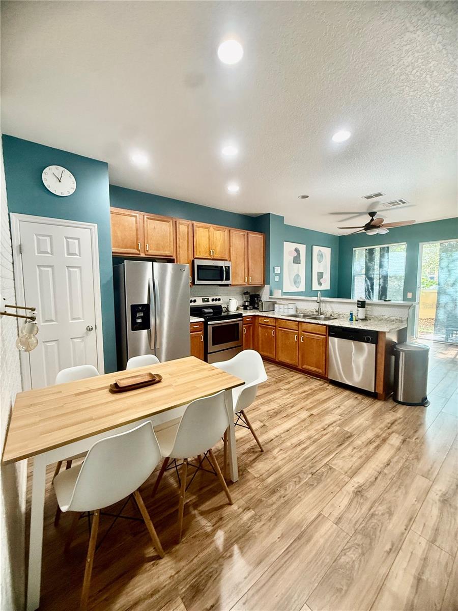 CRESTWYND BAY - Residential Lease