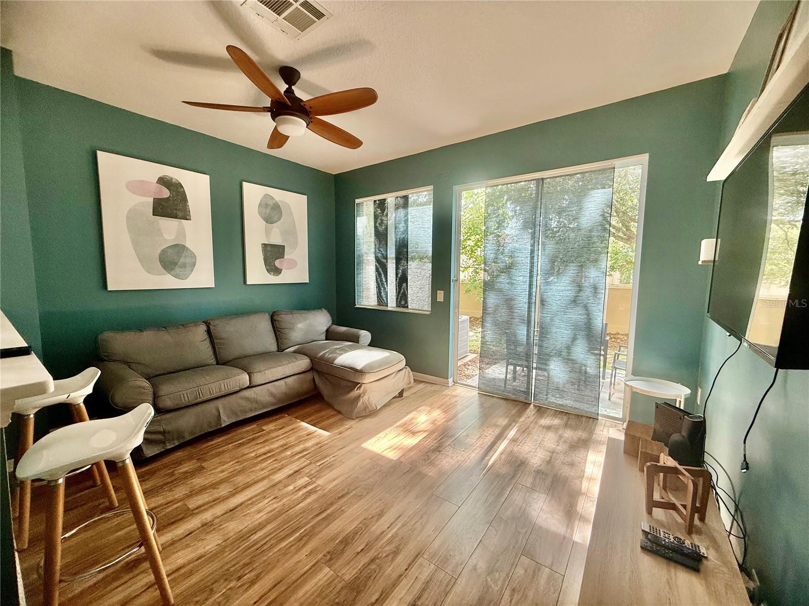 CRESTWYND BAY - Residential Lease