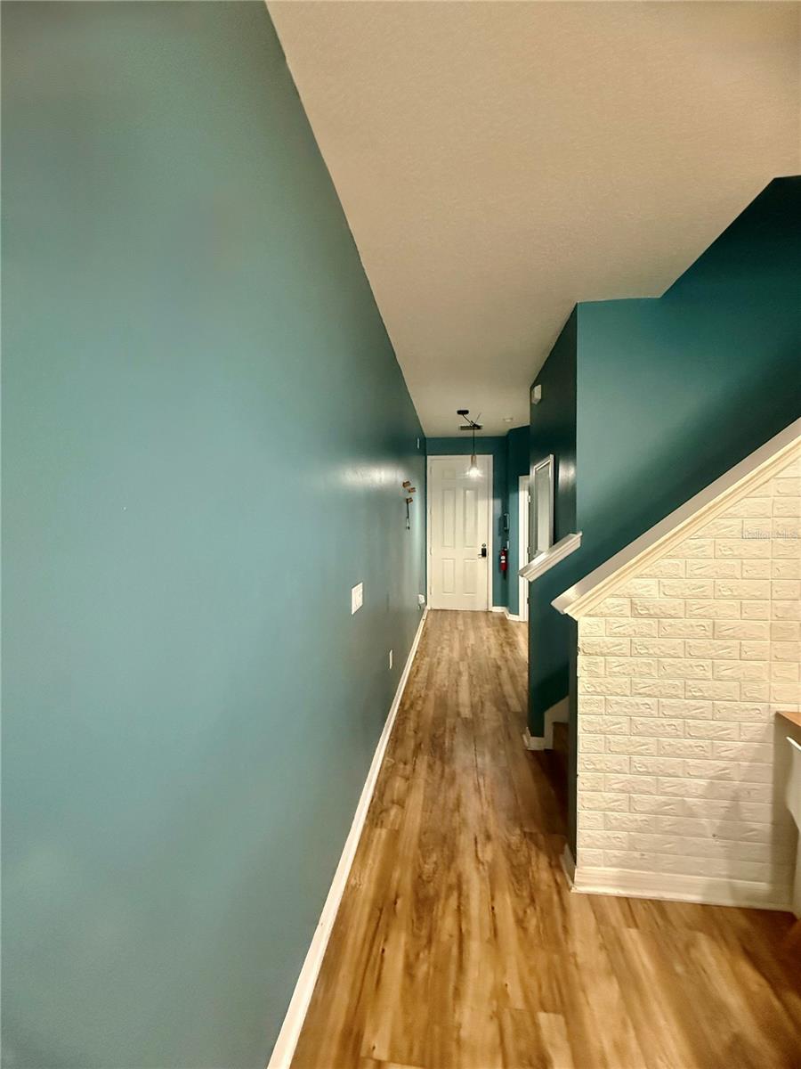 CRESTWYND BAY - Residential Lease