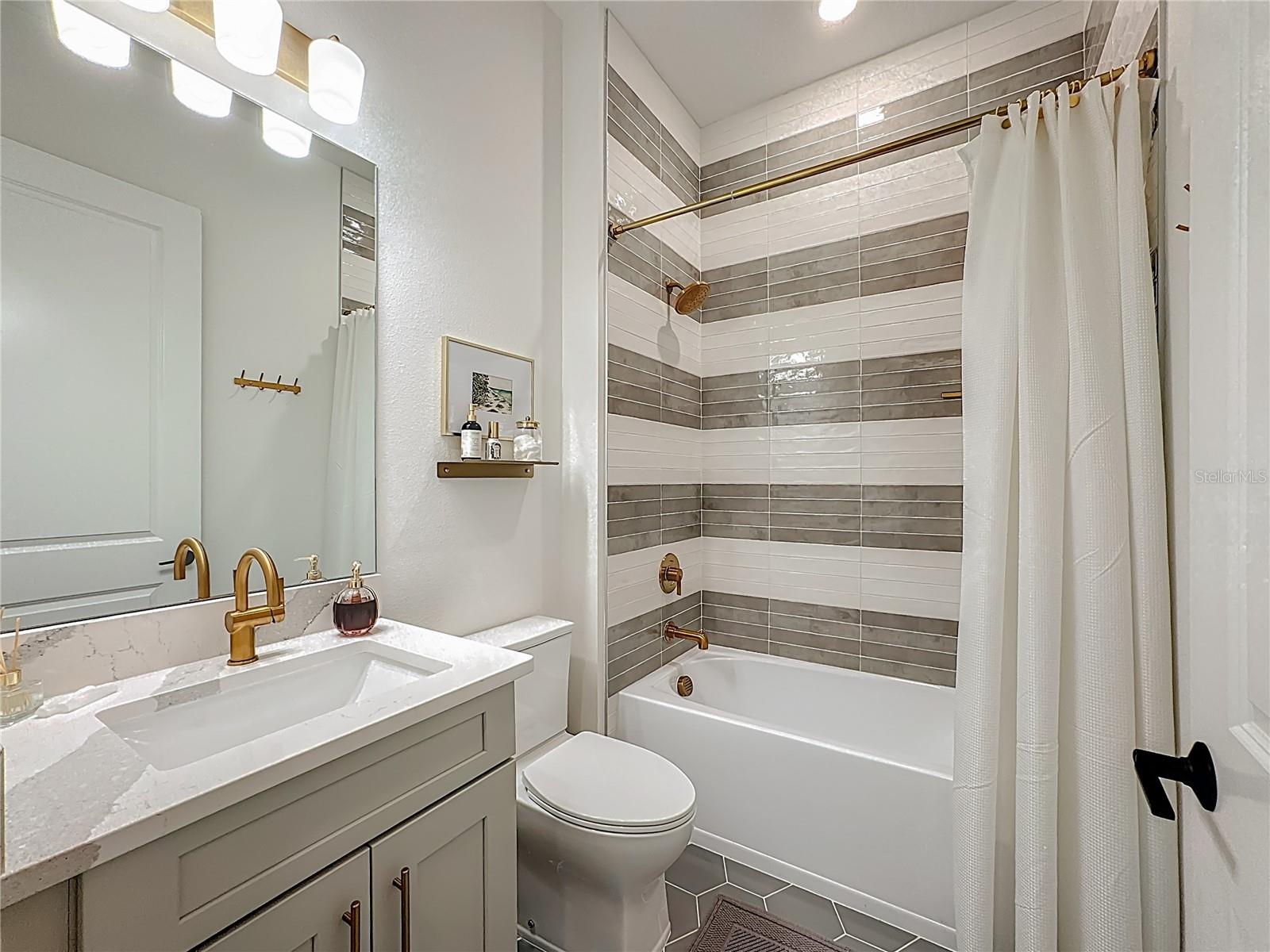 AZARIO LAKEWOOD RANCH - Residential