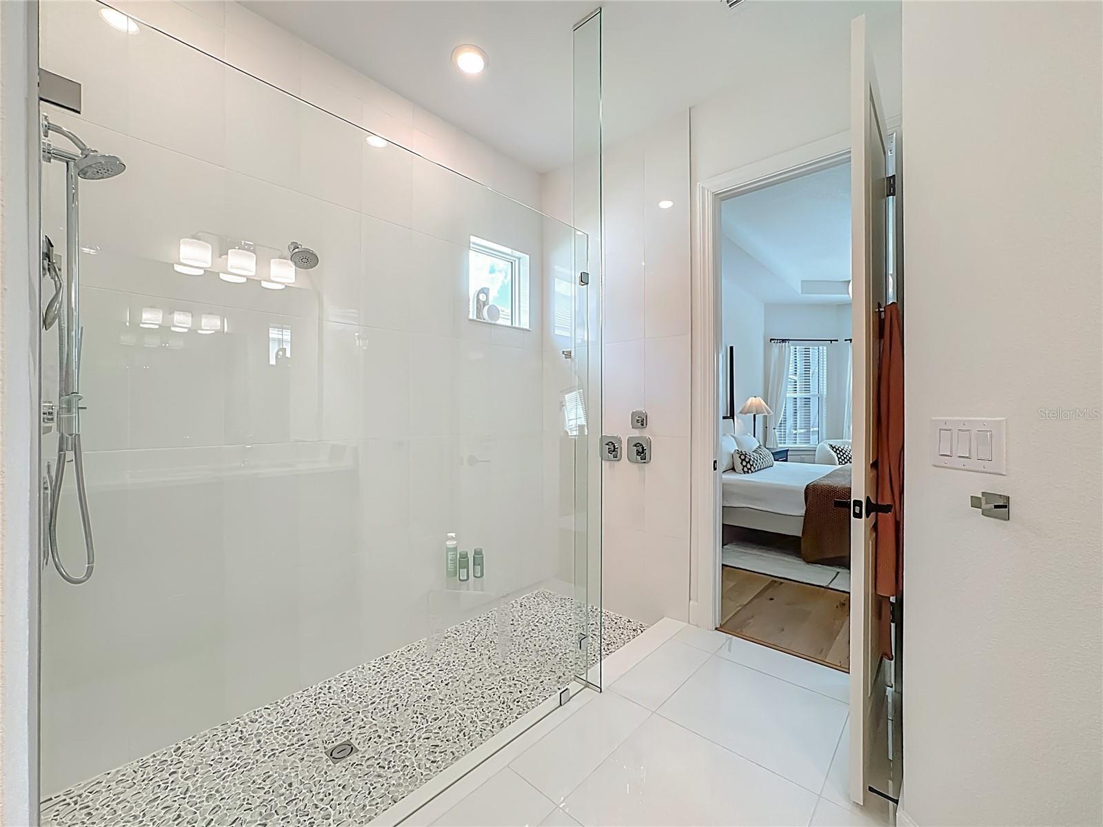 AZARIO LAKEWOOD RANCH - Residential