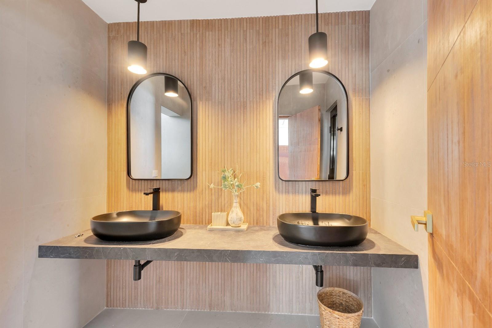 CECILIAS PLACE CONDOMINIUM - Residential