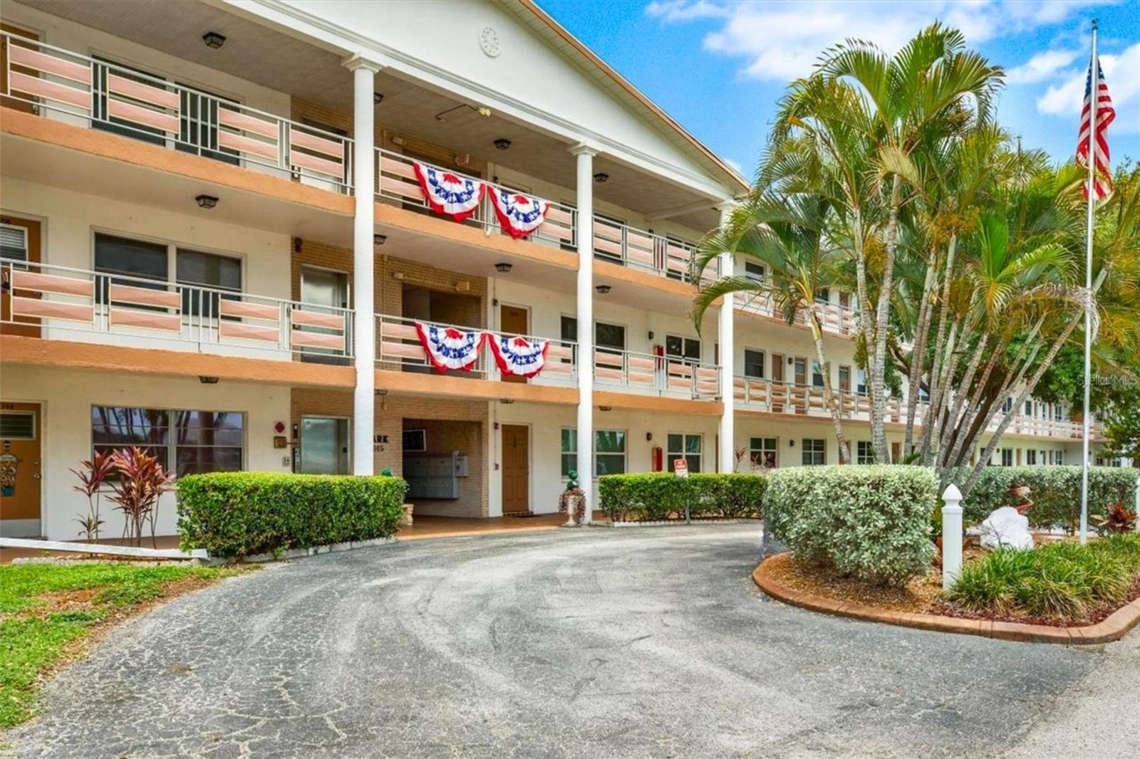 TOWN APTS CONDO - Residential