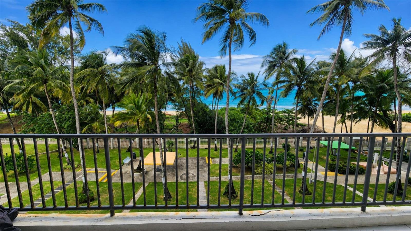 CONDOMINIO VILLAS DEL MAR ESTE - Residential