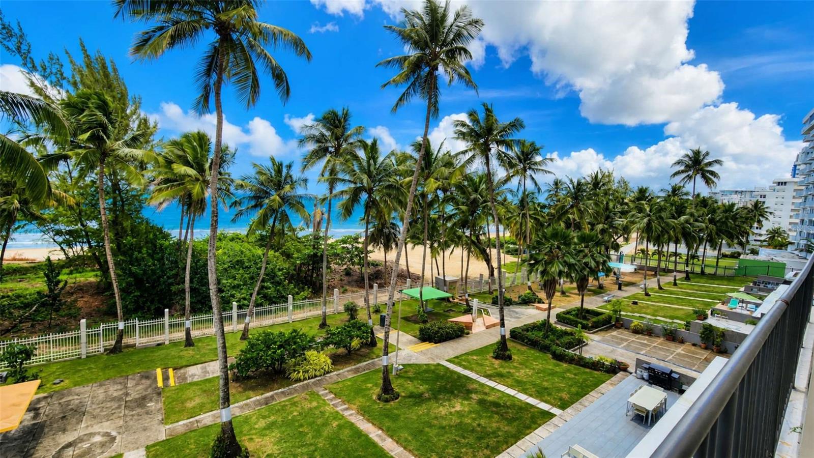 CONDOMINIO VILLAS DEL MAR ESTE - Residential